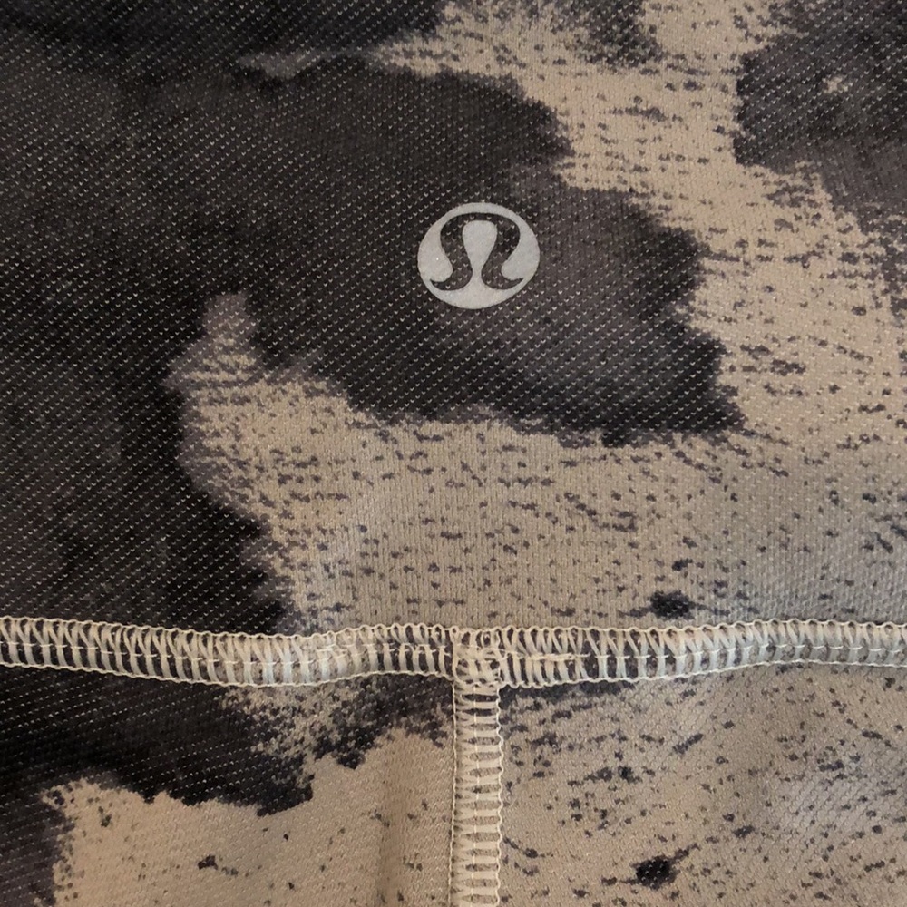NWOT Lululemon Leggings Size 6 - Picture 3 of 3